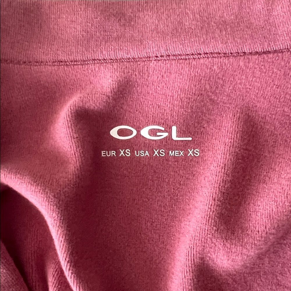 NWT OGL ProWsrm Collared Surplice Top - Rose Size XS - Picture 5 of 10